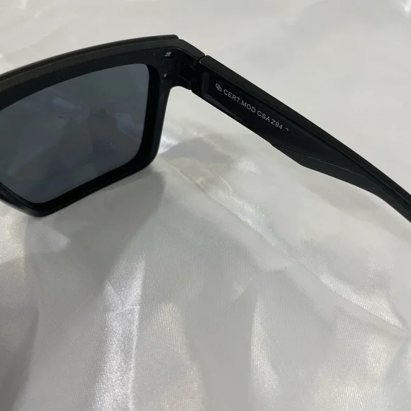 🩵6/$30 — Black Oversized Square Sunglasses - Picture 4 of 8